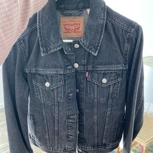 Black Levi’s denim jacket